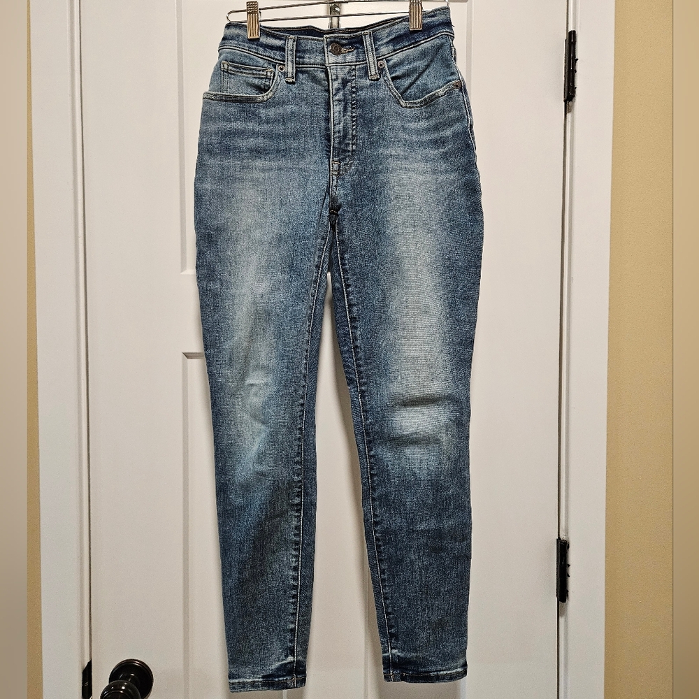 Lucky Brand Ankle-Length Blue Jeans Size 4/27